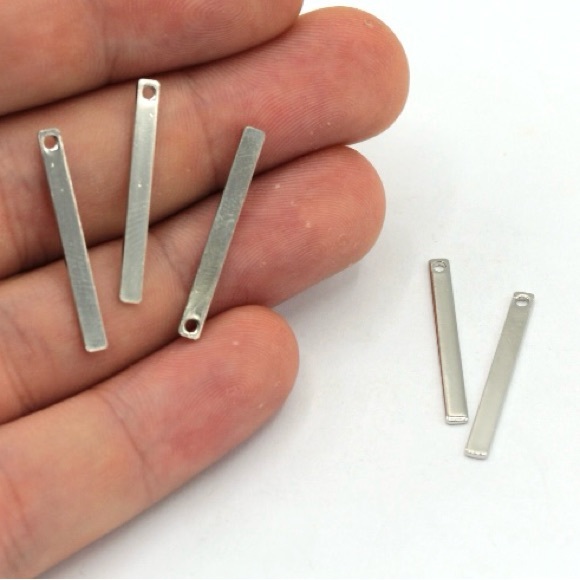 2 Pieces Rhodium Plated Stick Bar Charms, Stick Charms, Earring Pendants - Picture 1 of 2